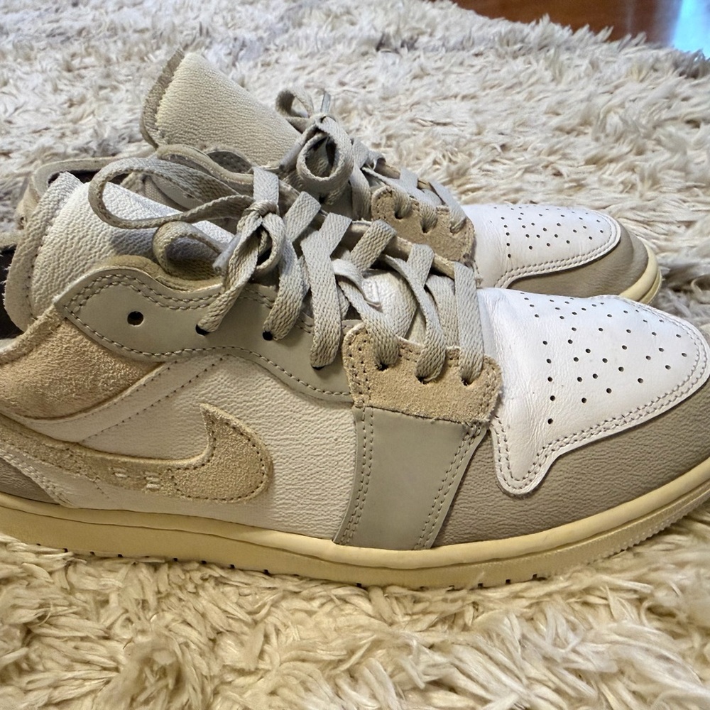Like New Jordan 1s